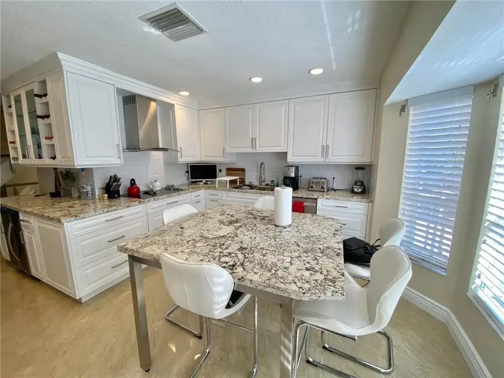 4230 N Ocean Drive, Hollywood FL 33019 photo 5