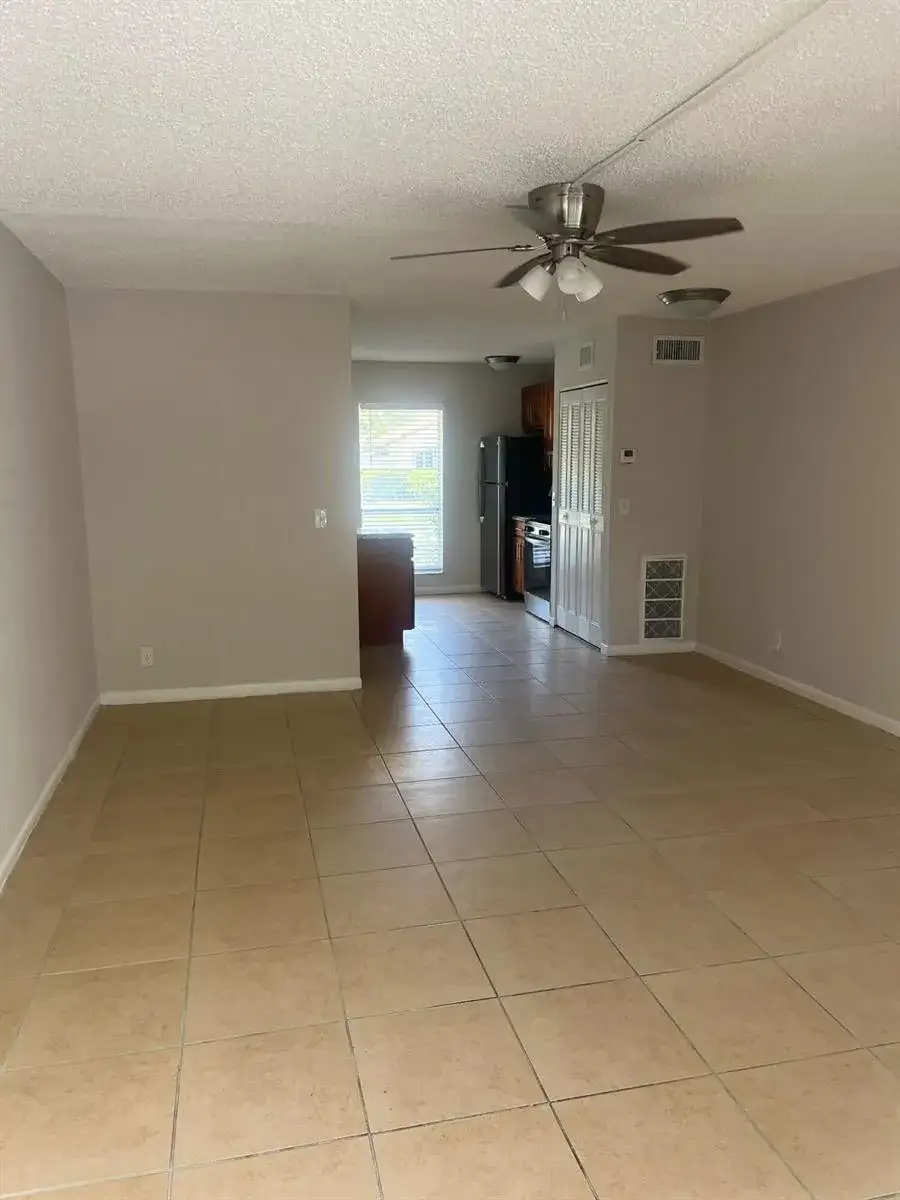559 NE 48th Street # 303, Boca Raton FL 33431 photo 4