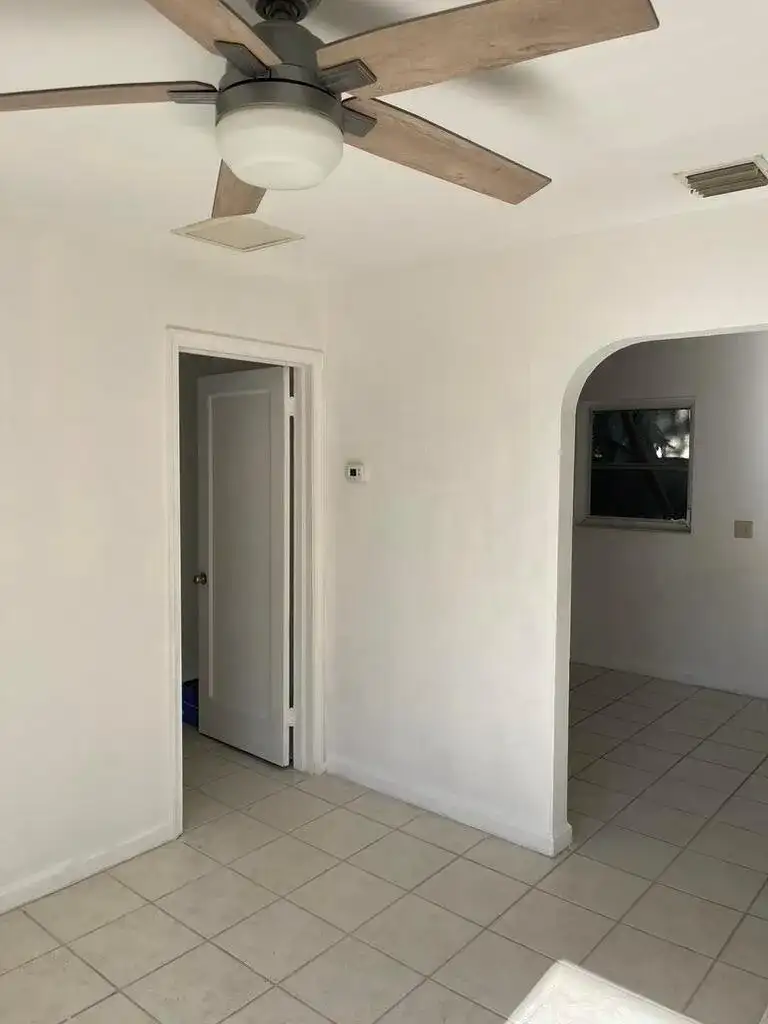115 E Lantana Road, Lantana FL 33462 photo 3