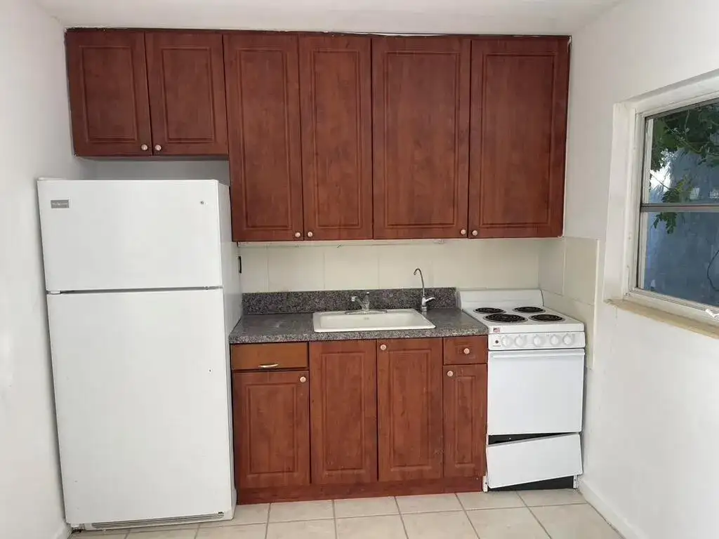 115 E Lantana Road, Lantana FL 33462 photo 4