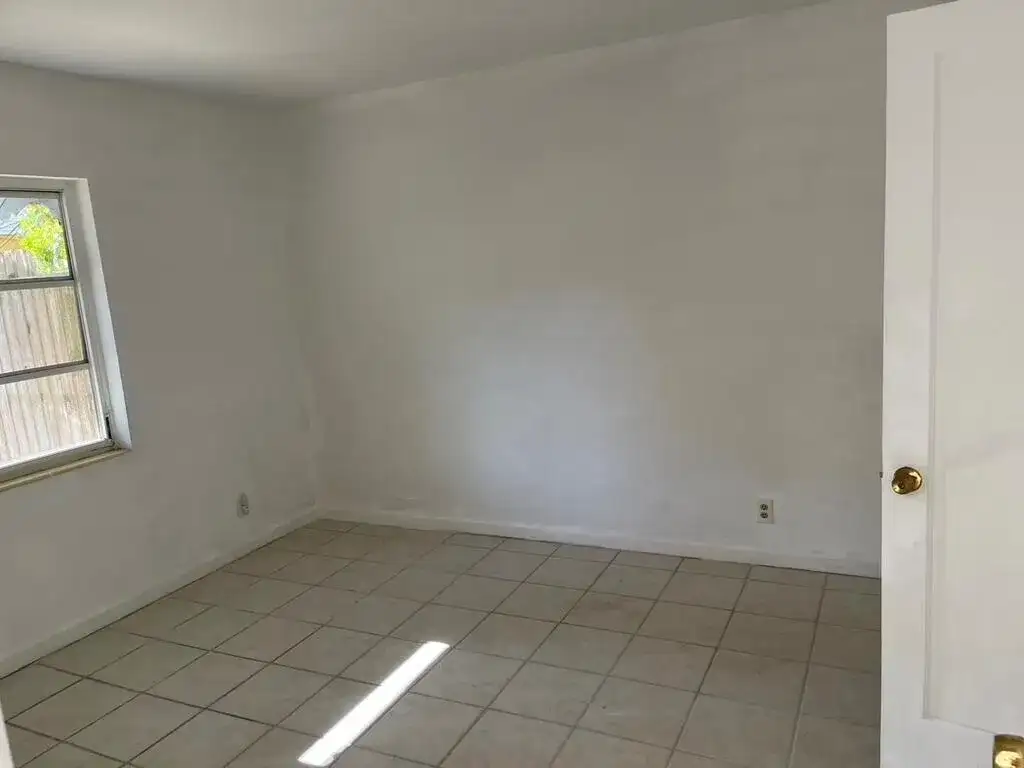 115 E Lantana Road, Lantana FL 33462 photo 5
