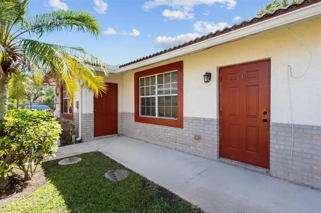617 NW 15th Avenue, Pompano Beach FL 33069 photo 3