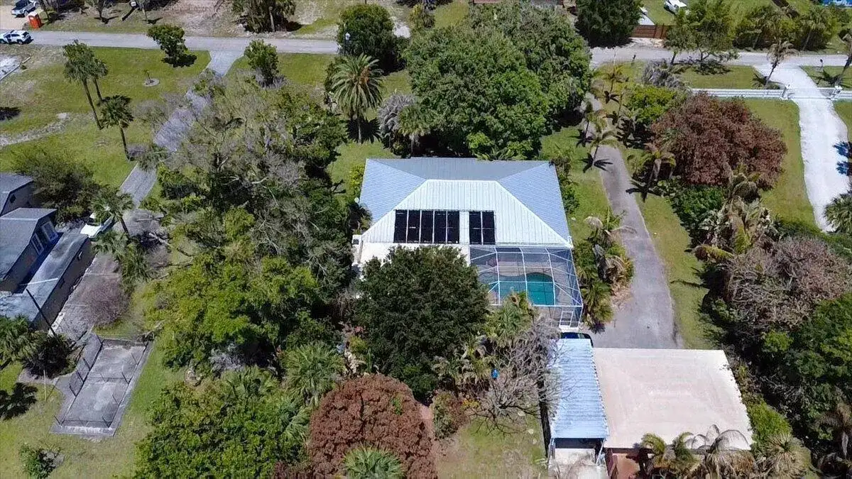 105 Sheridan Lane, Jensen Beach FL 34957 photo 2
