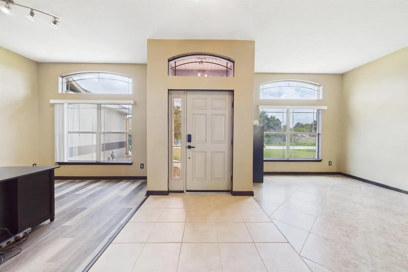 567 Mimosa Street SW, Palm Bay FL 32908 photo 2
