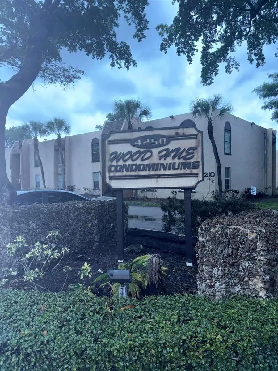 4210 NW 21st Street # 117, Lauderhill FL 33313