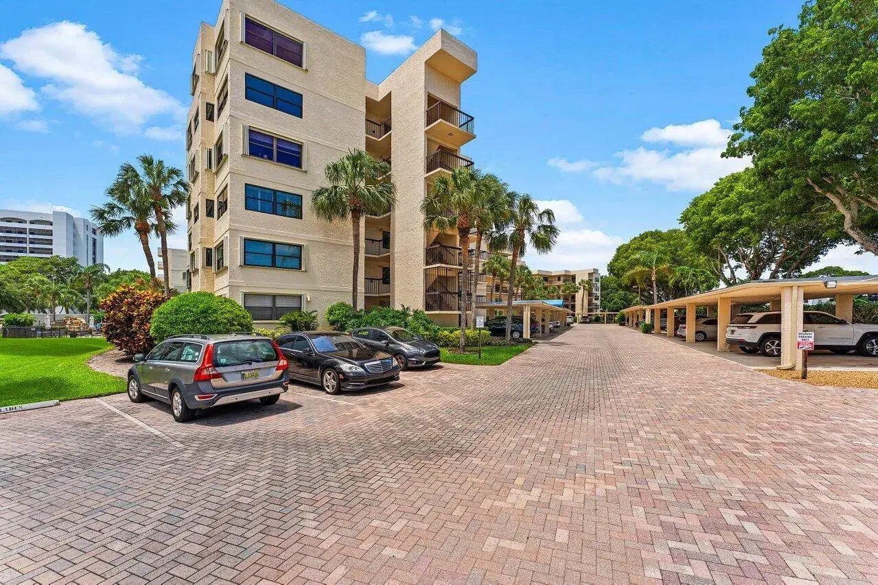 372 Golfview Road # 101, North Palm Beach FL 33408