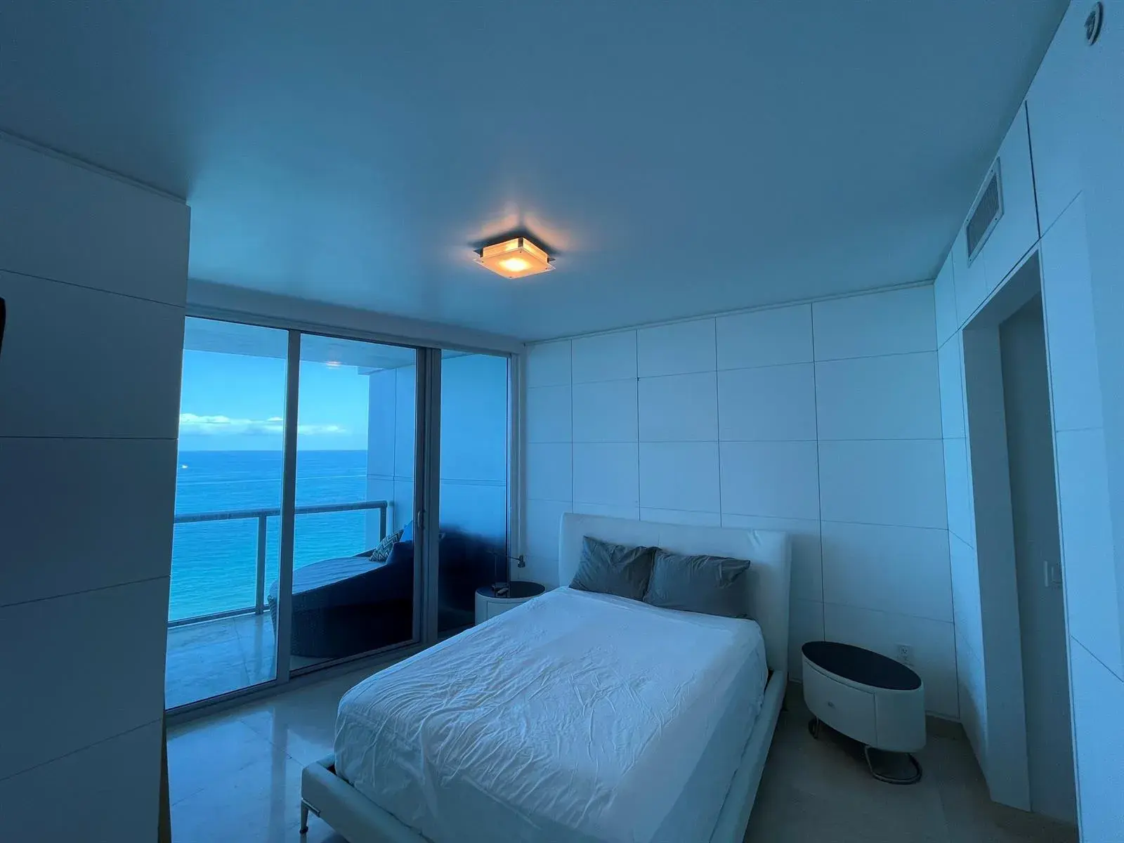 17001 Collins Avenue Unit 1806, Sunny Isles Beach FL 33160