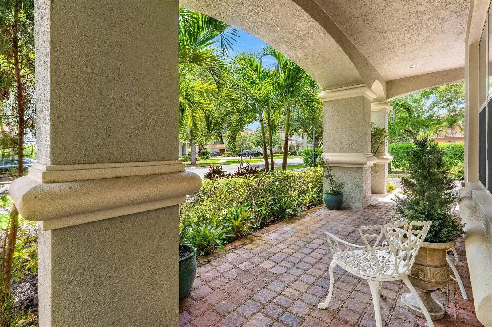 599 Cresta Circle, West Palm Beach FL 33413 photo 5