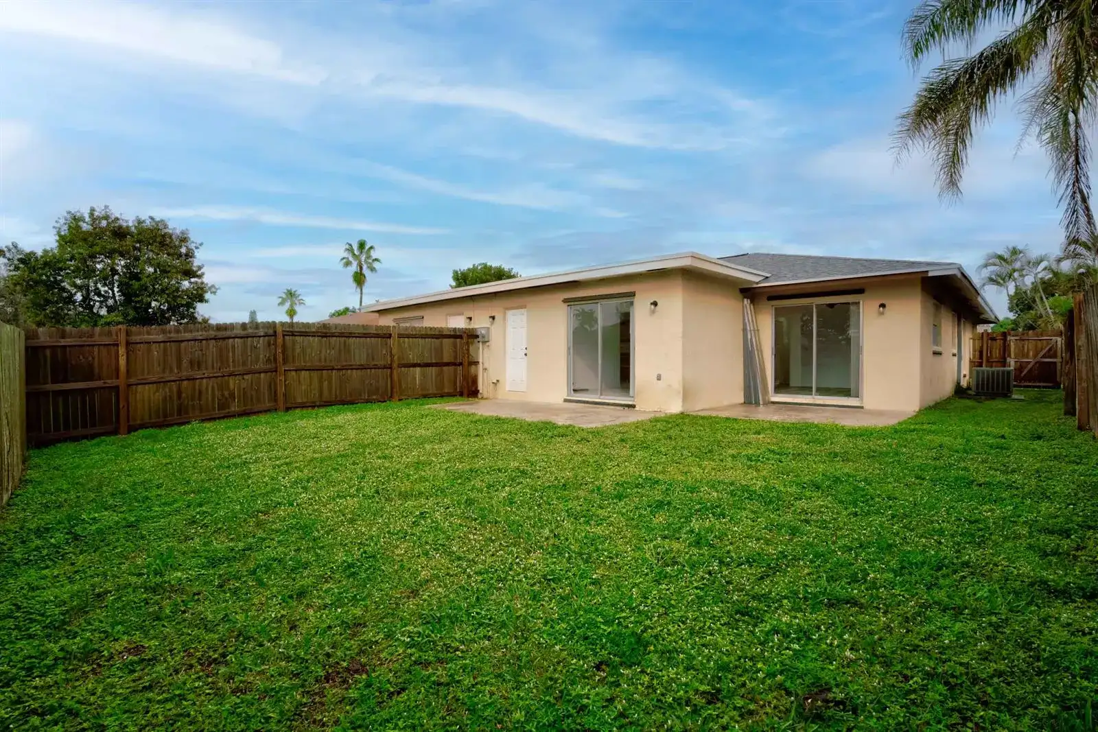 4698 Arthur Street, Palm Beach Gardens FL 33418 photo 2