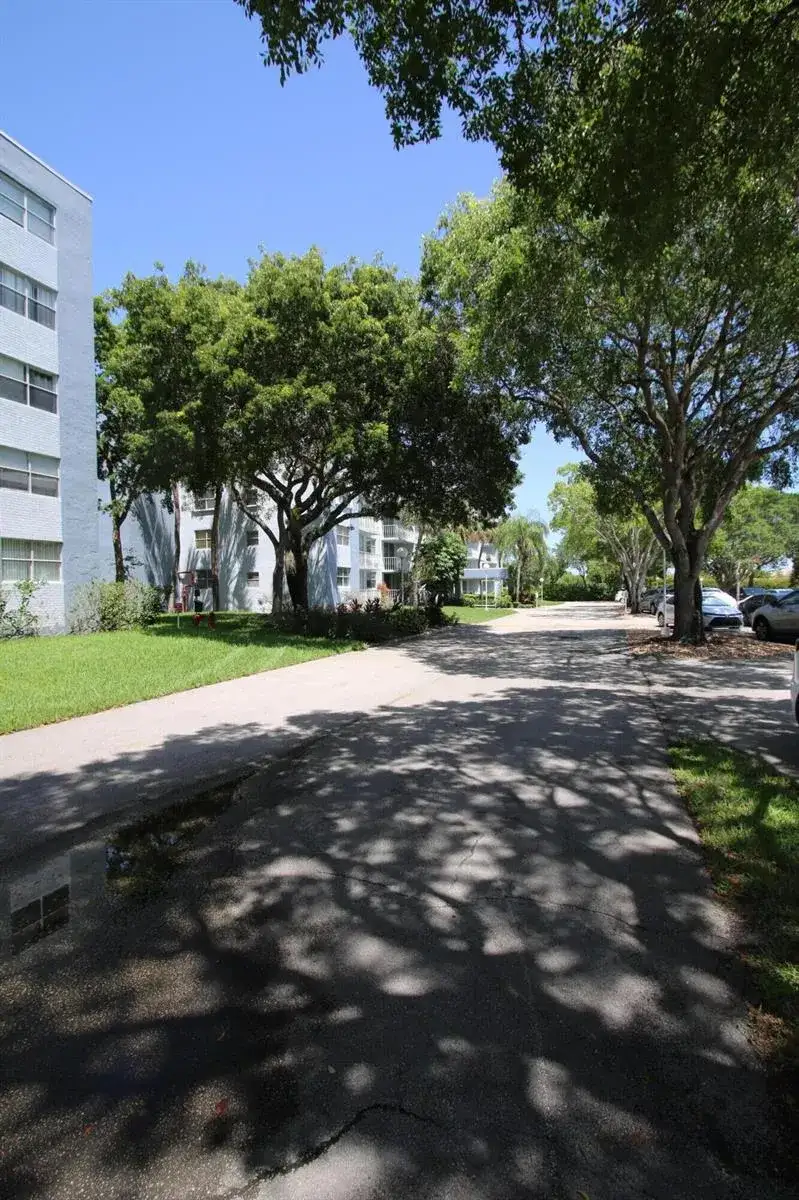 470 Executive Center Drive # 3b, West Palm Beach FL 33401 photo 4