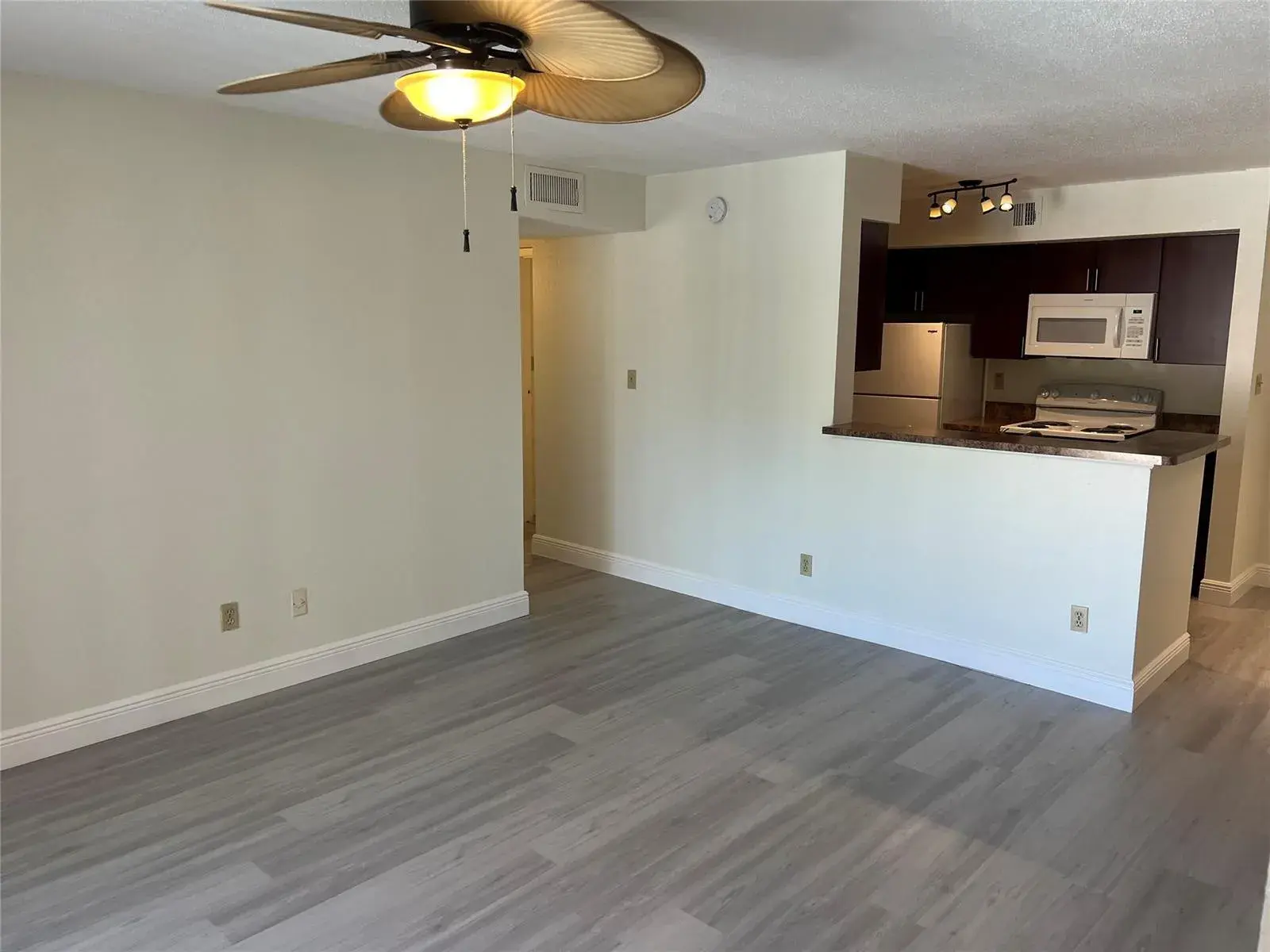 875 Riverside Drive # 725, Coral Springs FL 33071