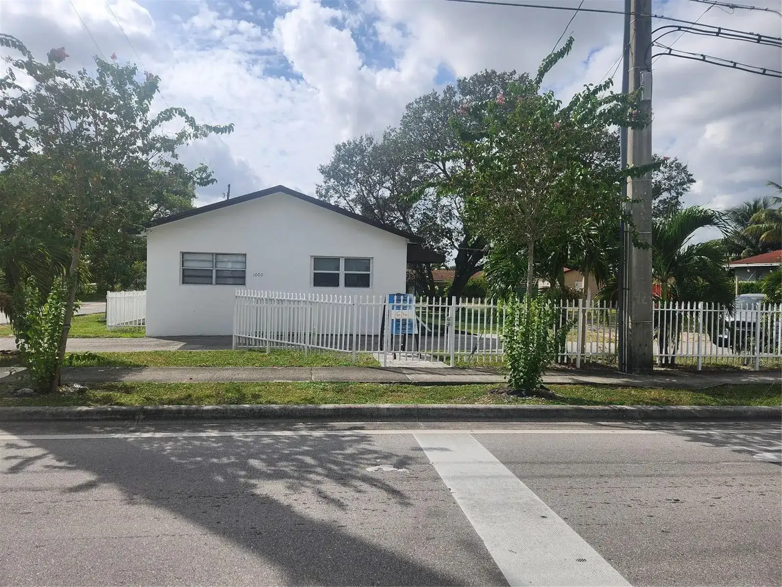 1000 Foster Road, Hallandale Beach FL 33009 photo 2