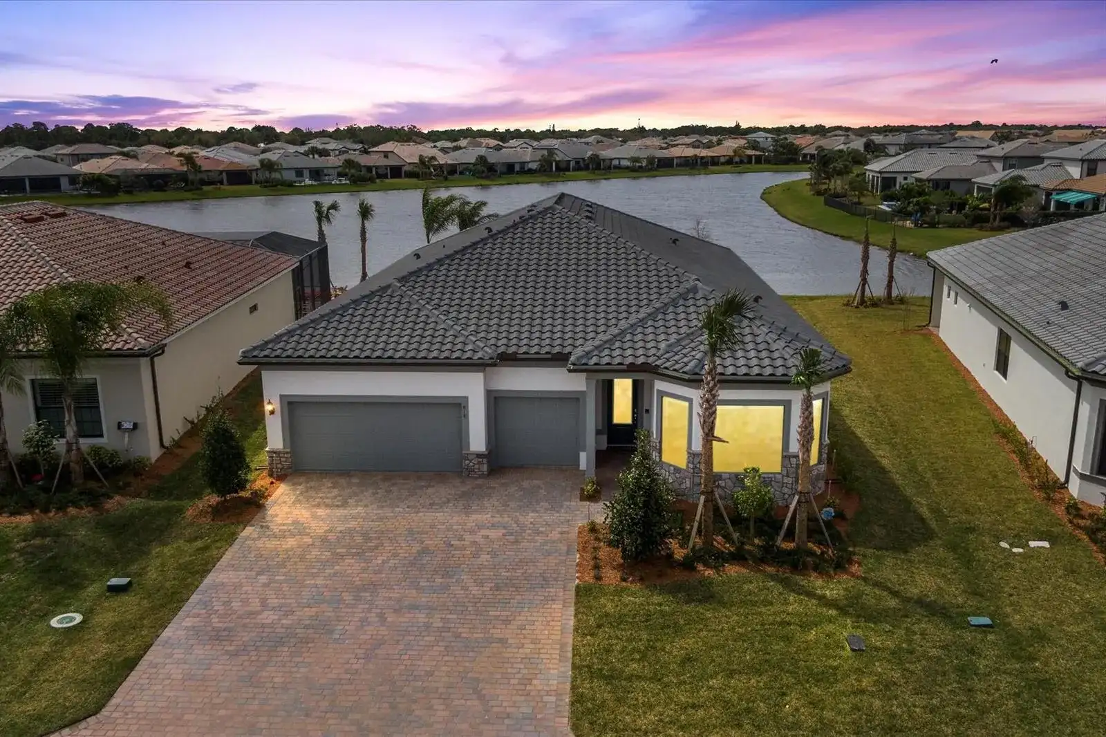 818 SE Courances Drive, Port St. Lucie FL 34984 photo 2