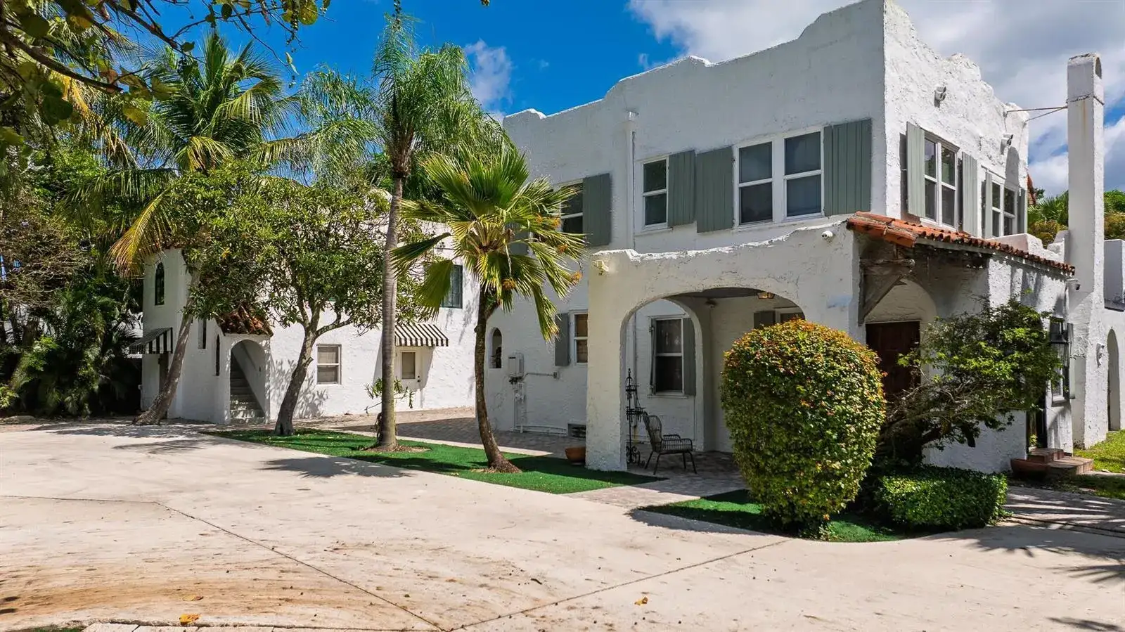 717 Forest Hill Boulevard, West Palm Beach FL 33405 photo 2