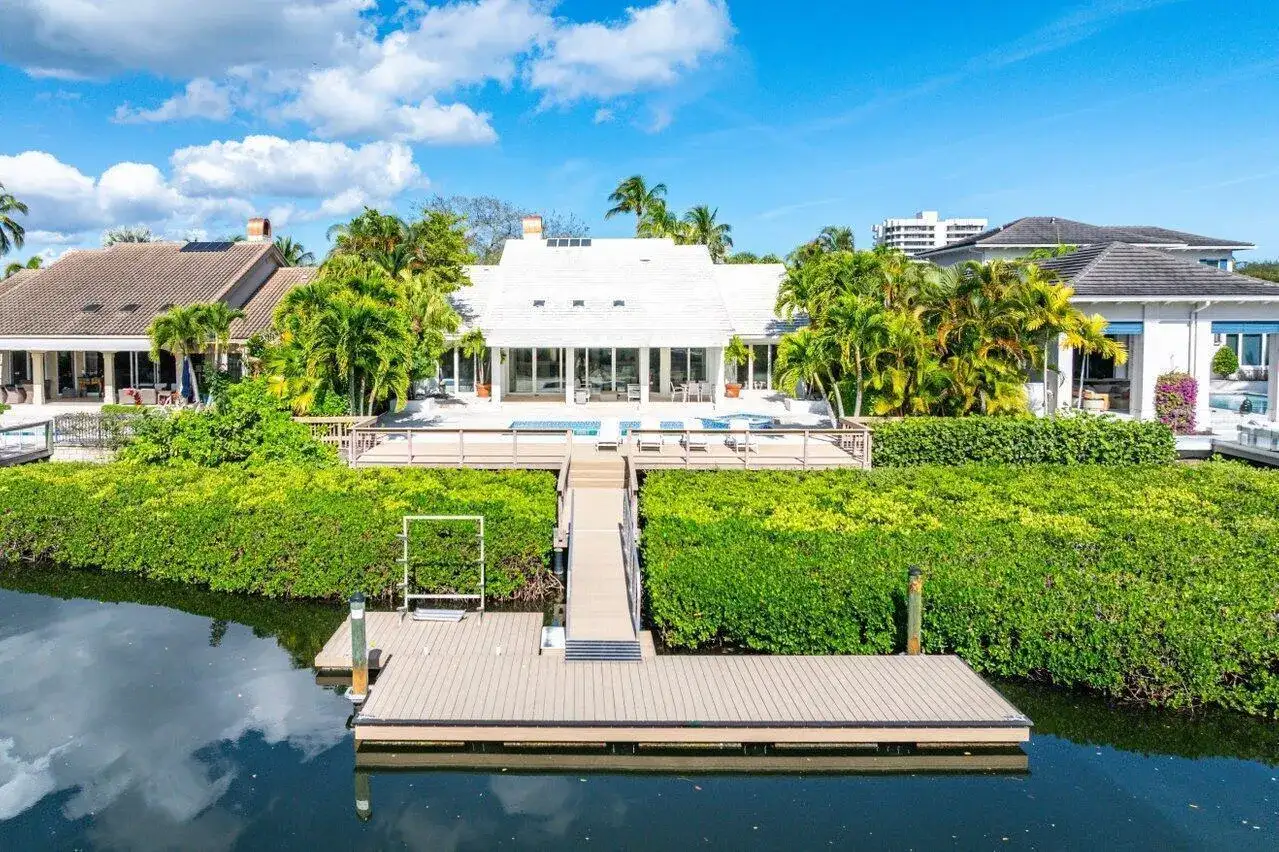 215 Island Drive, Jupiter FL 33477 photo 3