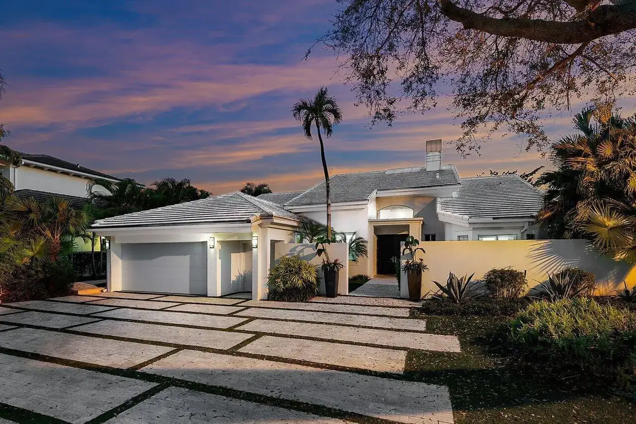 215 Island Drive, Jupiter FL 33477 photo 5