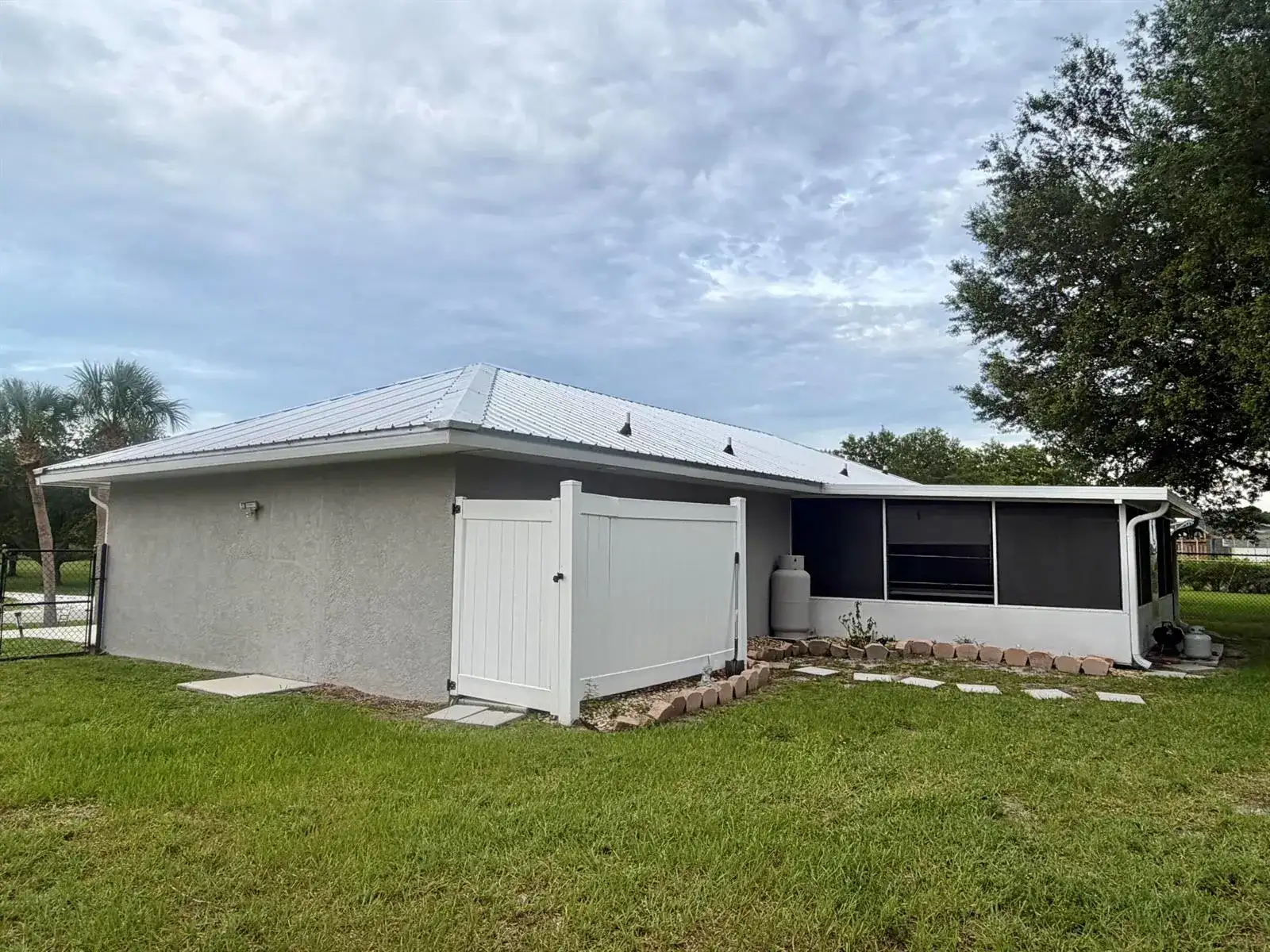 7823 SW 9th Street, Okeechobee FL 34974 photo 3