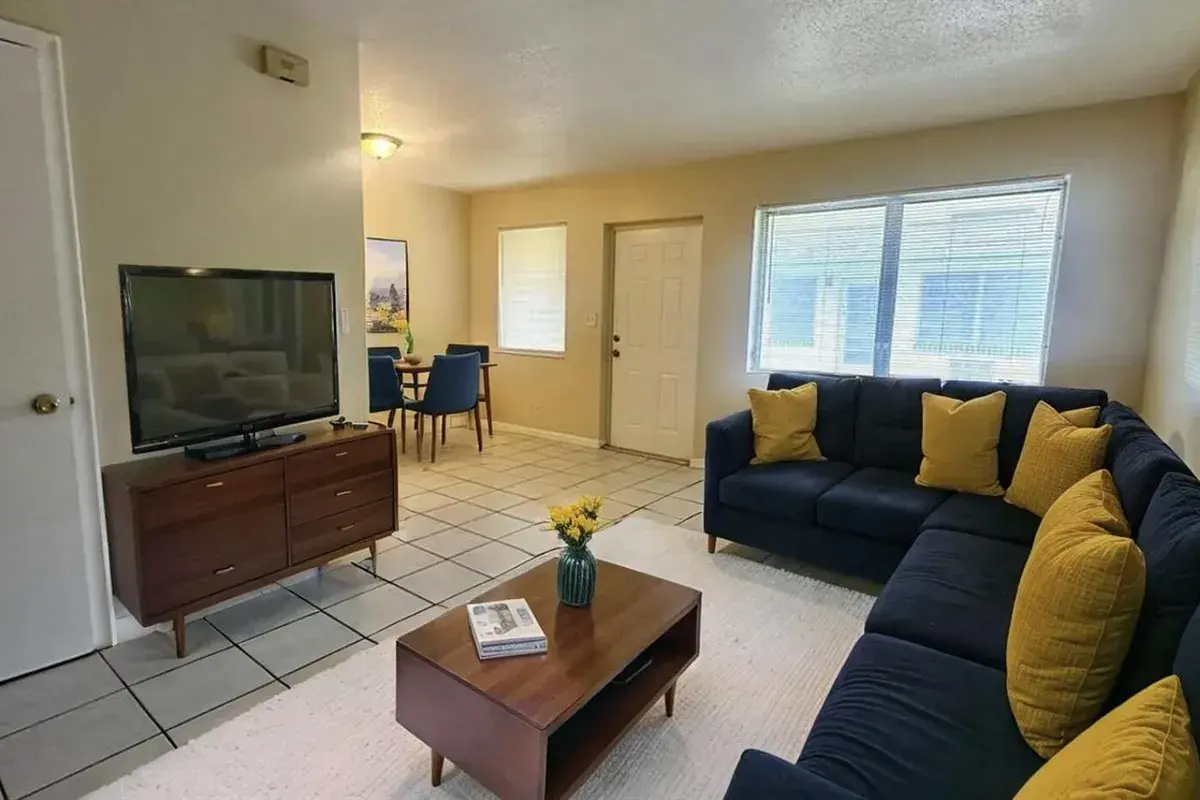 717 SE 16th Street # 3, Fort Lauderdale FL 33316