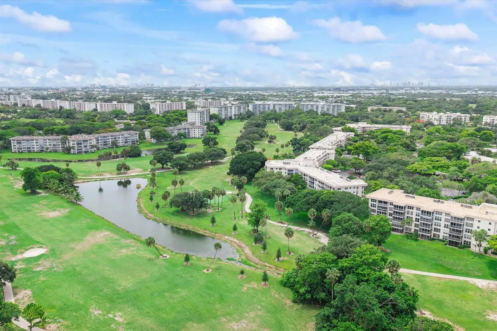 3900 Oaks Clubhouse Drive # 110, Pompano Beach FL 33069 photo 3