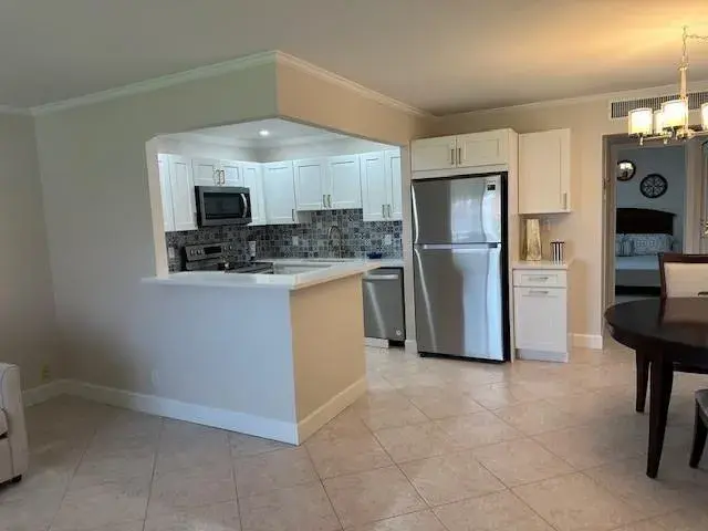 251 Seville K # 251, Delray Beach FL 33446 photo 4