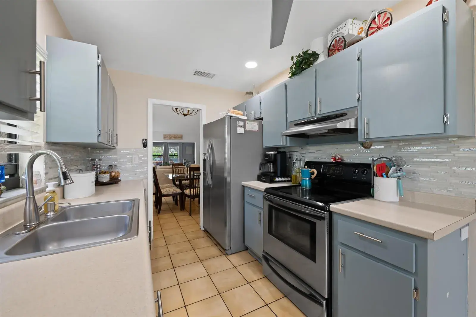8108 NW 100th Way, Tamarac FL 33321