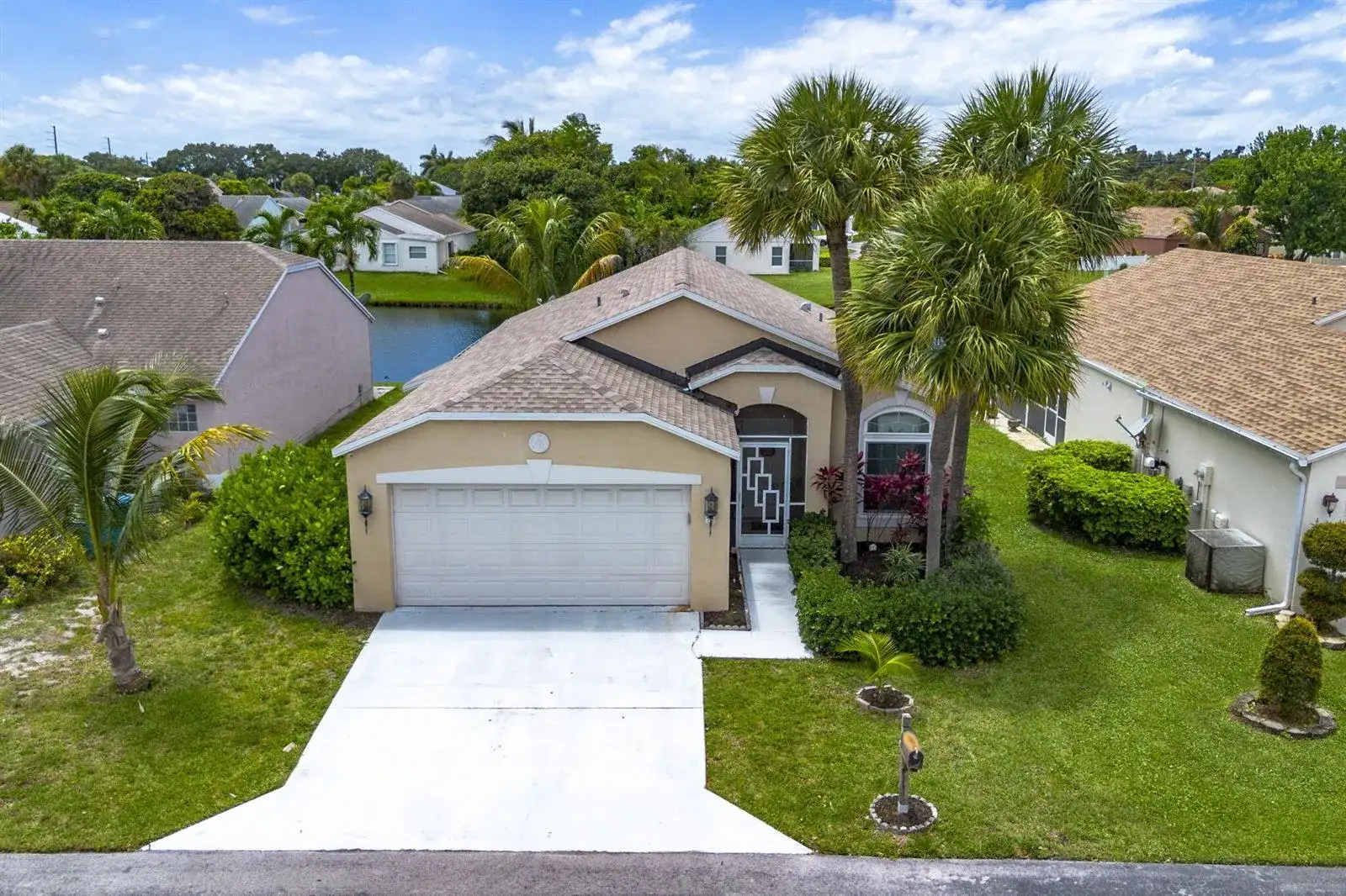 72 Paxford Lane, Boynton Beach FL 33426 photo 2