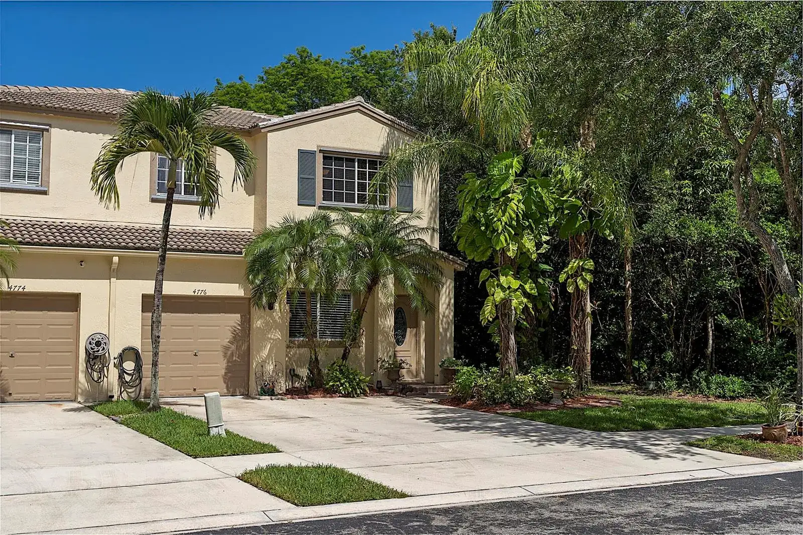 4776 Lago Vista Drive, Coconut Creek FL 33073 photo 2