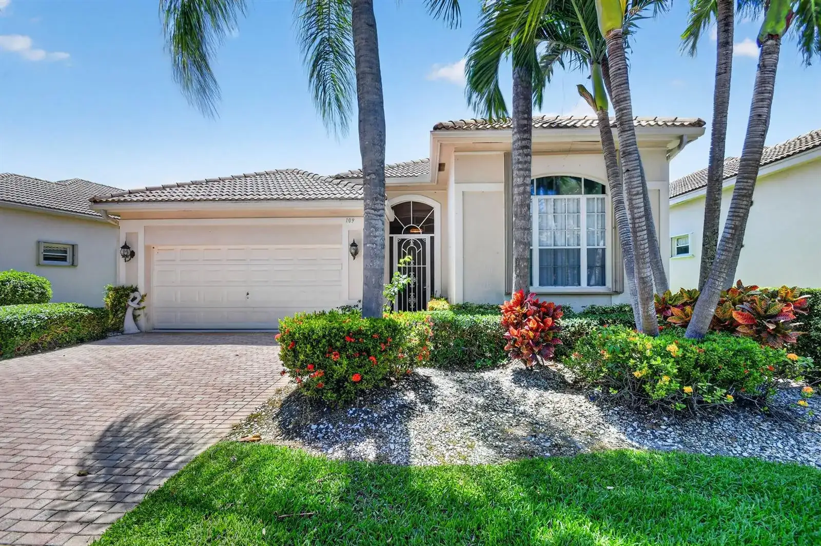 109 Palm Circle, Atlantis FL 33462 photo 2