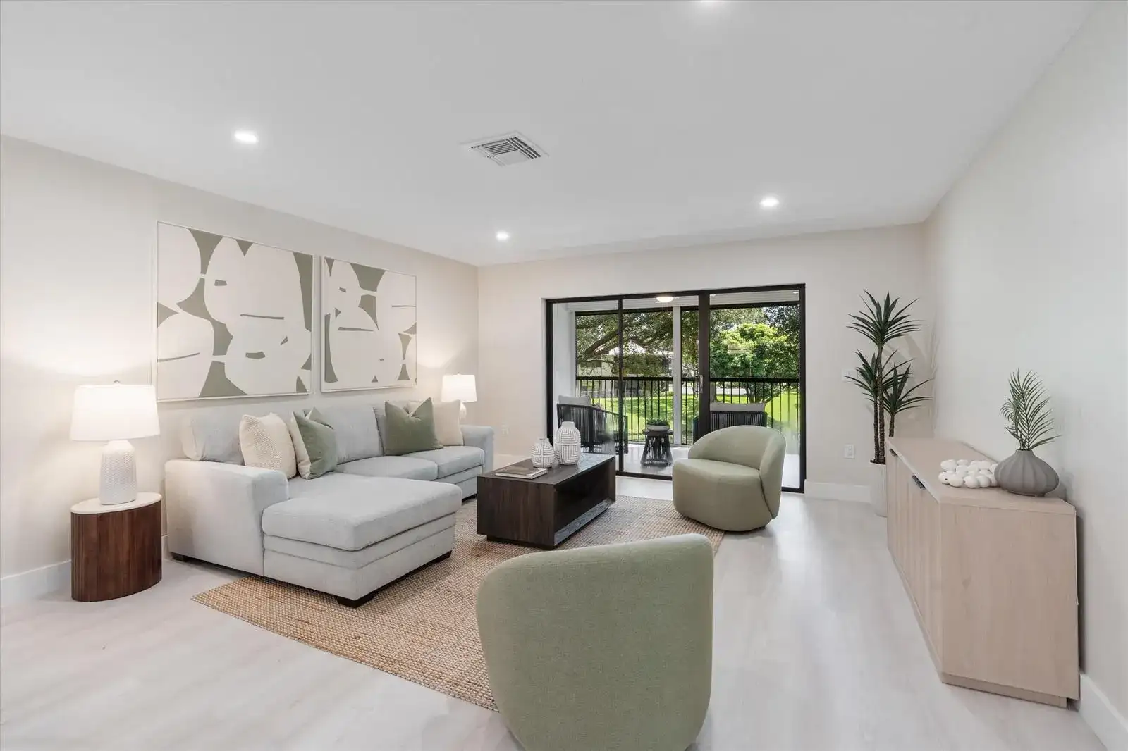 52 Stratford Lane W # F, Boynton Beach FL 33436 photo 2