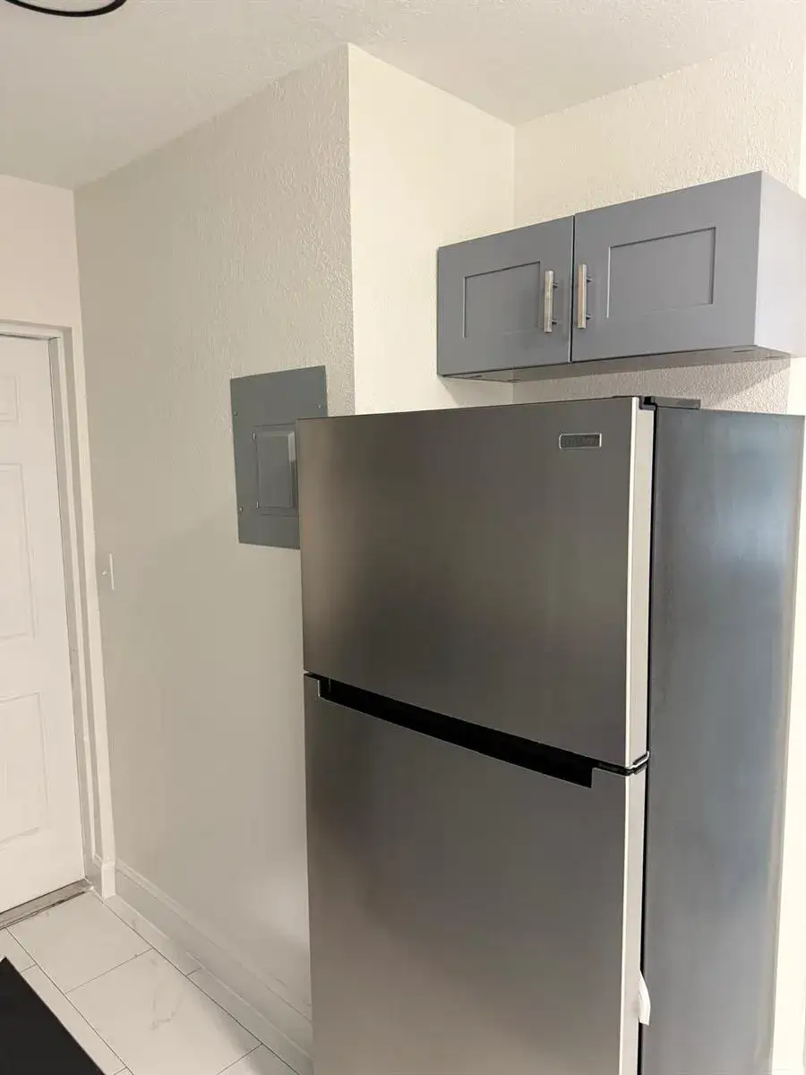 110 NW 7th Avenue # 18, Pompano Beach FL 33060