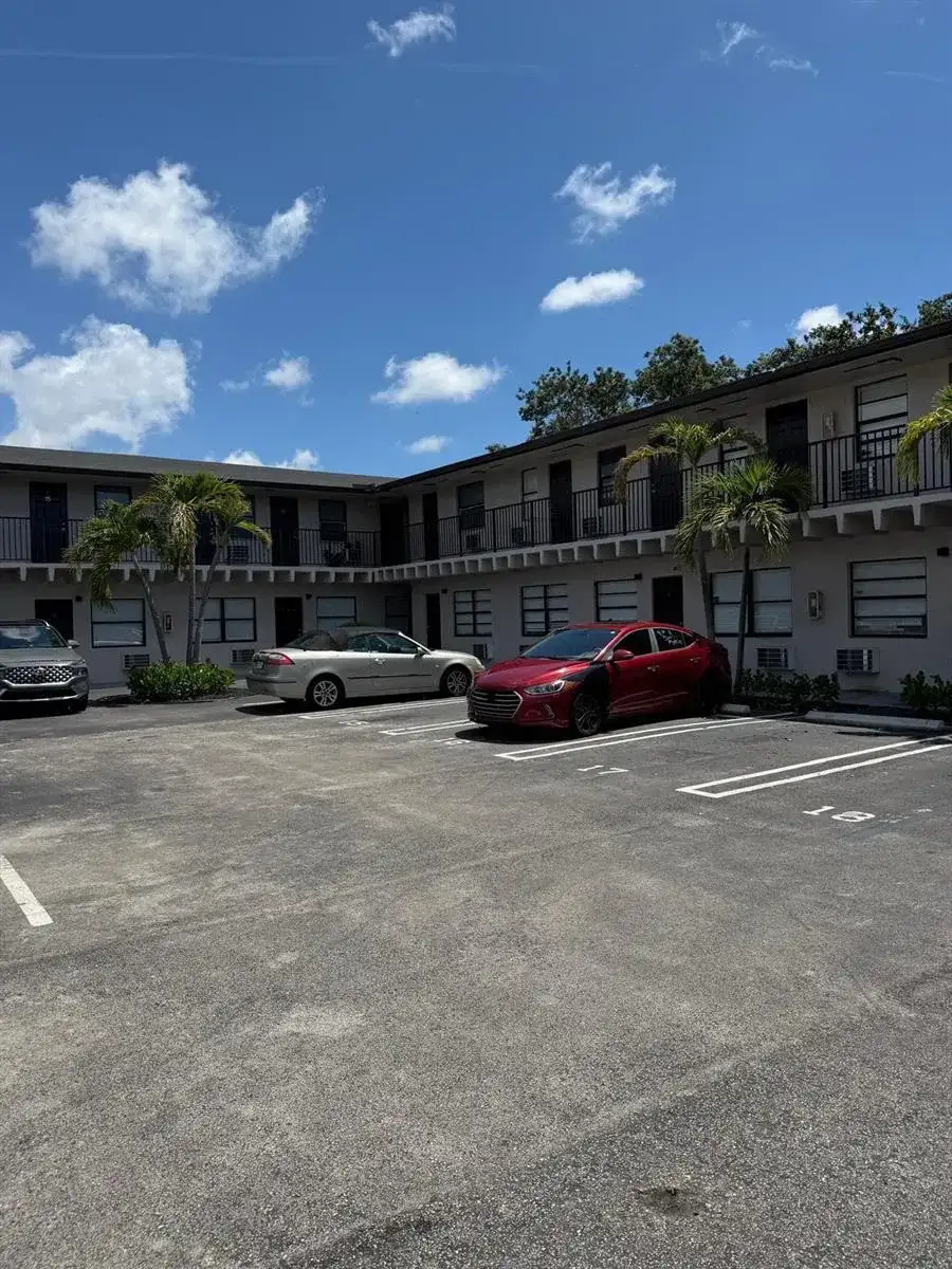 110 NW 7th Avenue # 18, Pompano Beach FL 33060 photo 3