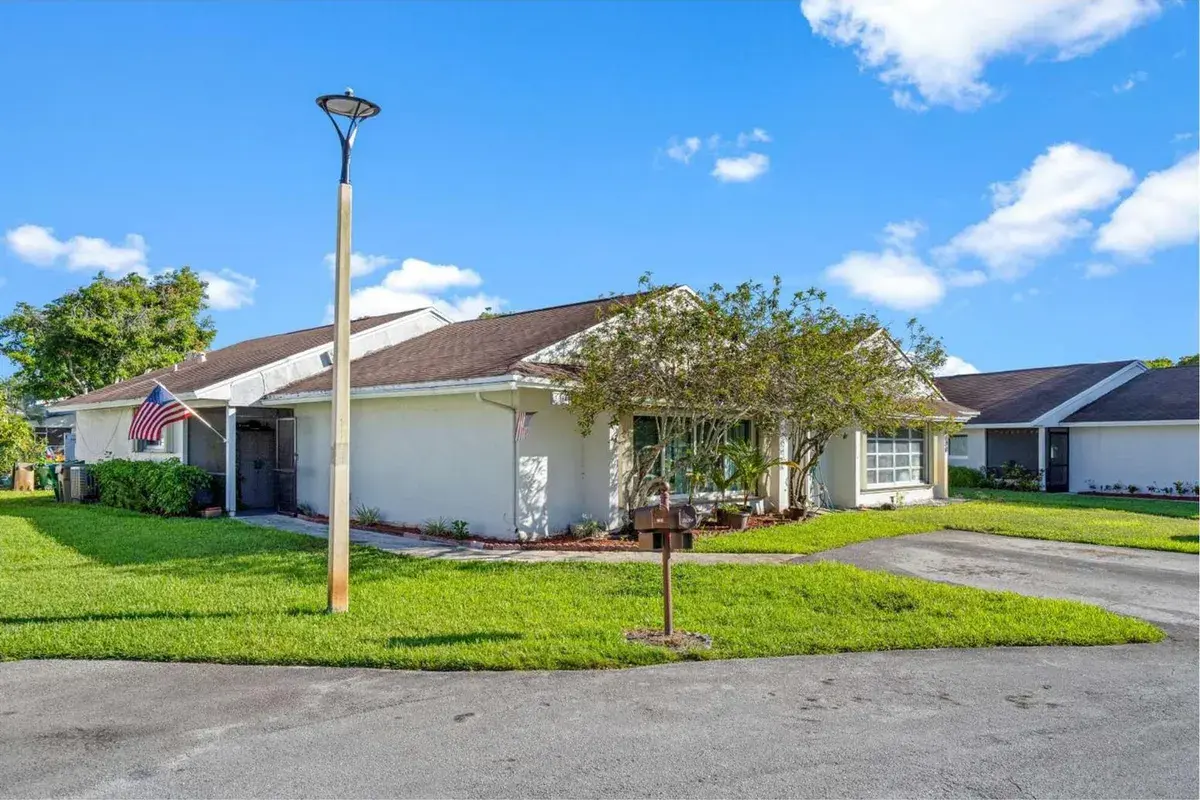 8634 Bridle Path Court # 1, Davie FL 33328