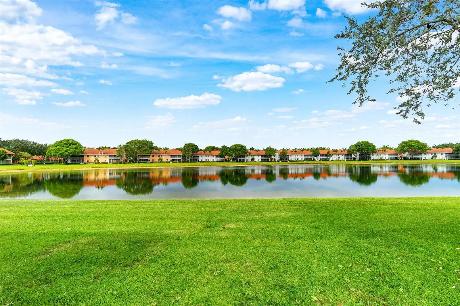 9829 Seacrest Circle # 202, Boynton Beach FL 33437 photo 3
