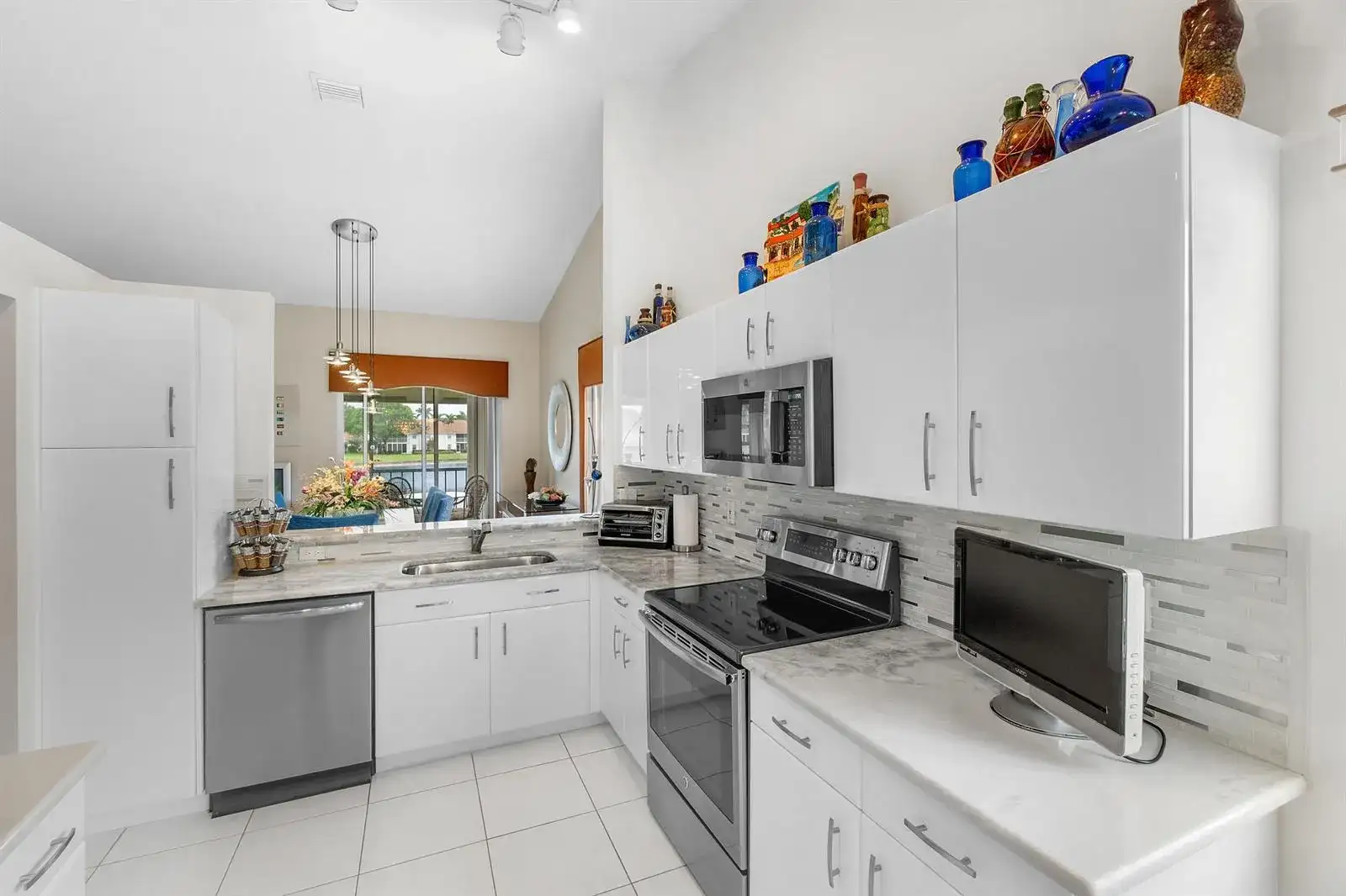 9829 Seacrest Circle # 202, Boynton Beach FL 33437 photo 5