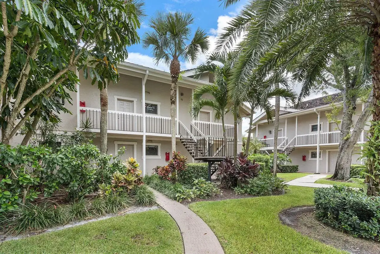 11863 Wimbledon Circle # 427, Wellington FL 33414 photo 3