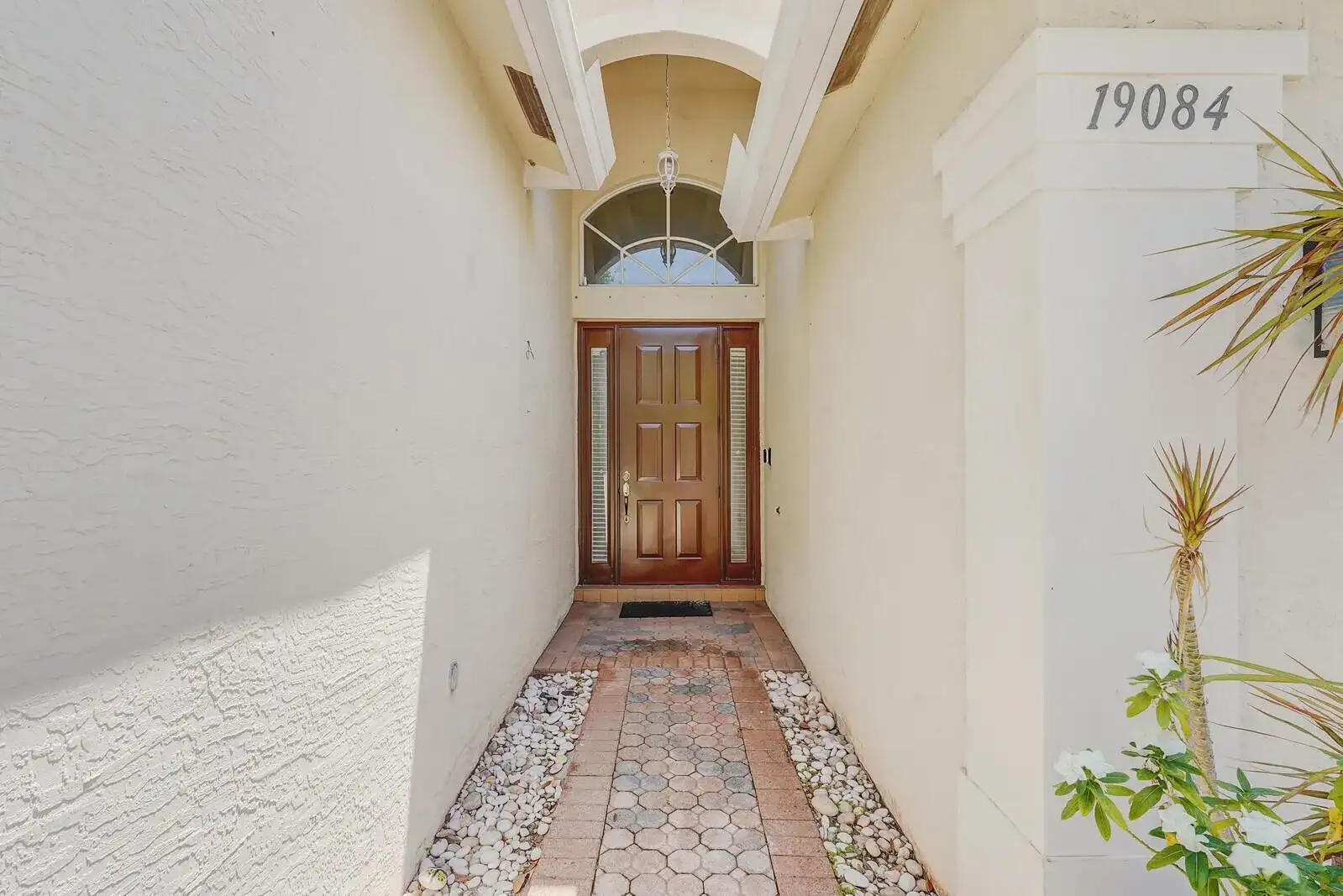 19084 Skyridge Circle, Boca Raton FL 33498 photo 2