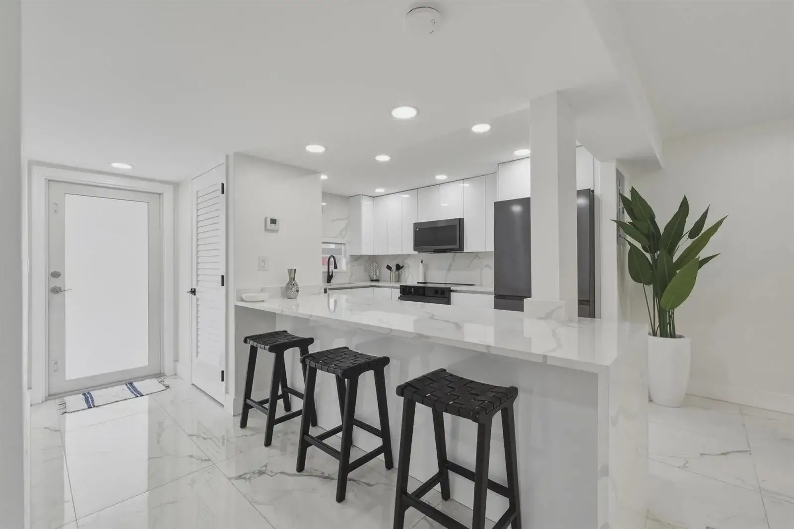 9523 N Hollybrook Lake Drive # 103, Pembroke Pines FL 33025