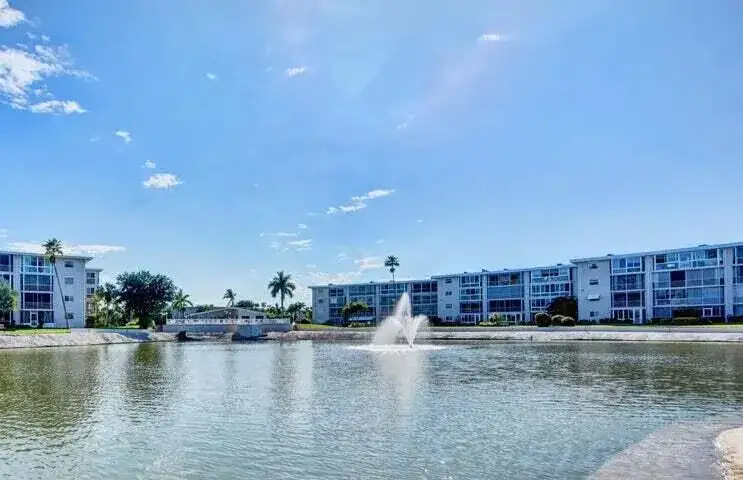 2855 S Garden Dr Drive S # 203, Palm Springs FL 33461 photo 3
