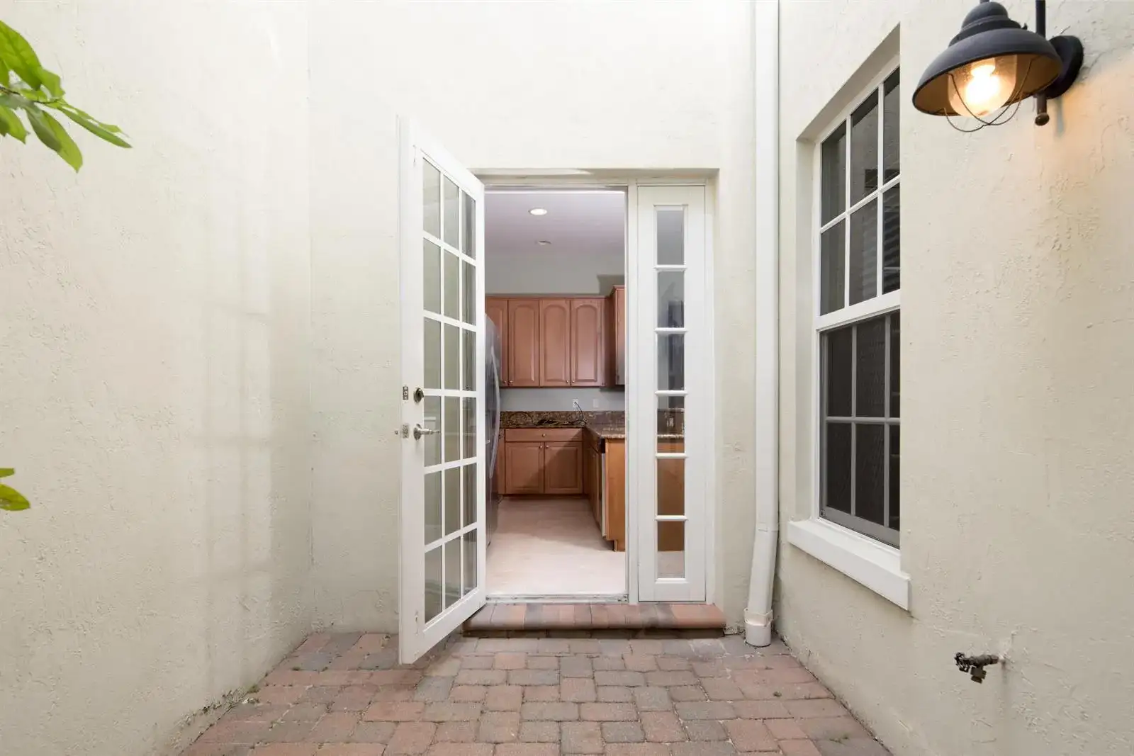 8221 NW 8th Way, Boca Raton FL 33487 photo 4