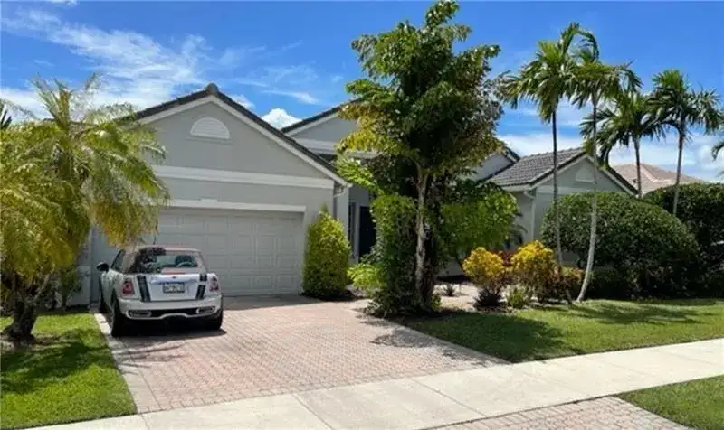 2721 W Abiaca Circle, Davie FL 33328 photo 2