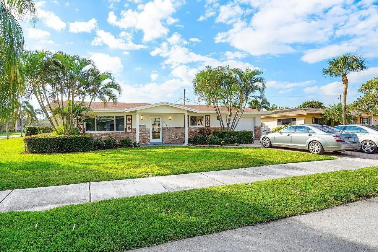 617 SE 8th Avenue, Deerfield Beach FL 33441 photo 2