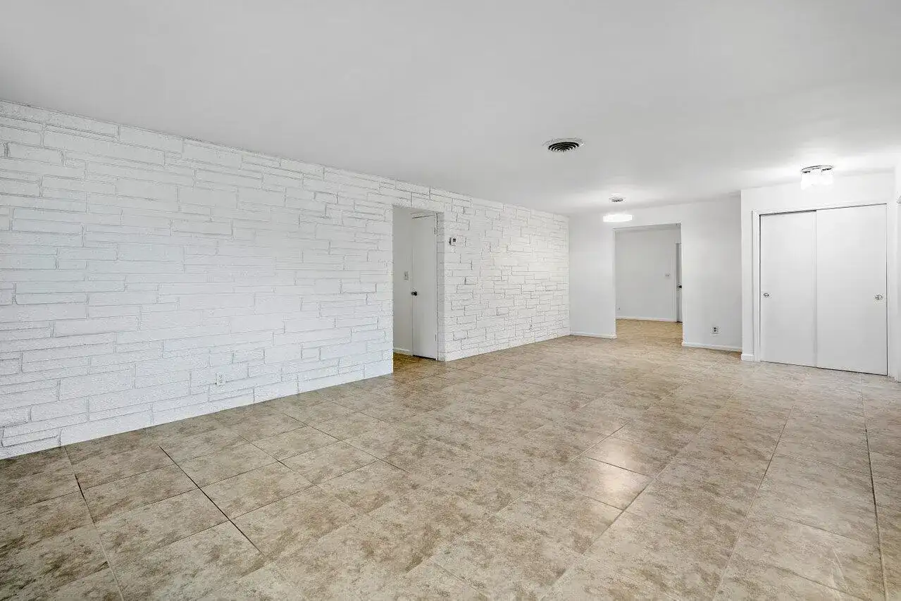 617 SE 8th Avenue, Deerfield Beach FL 33441 photo 4