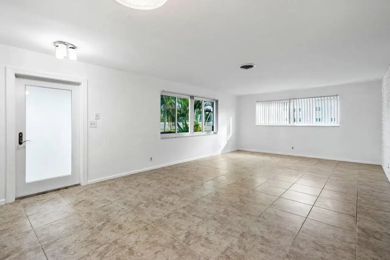 617 SE 8th Avenue, Deerfield Beach FL 33441 photo 5