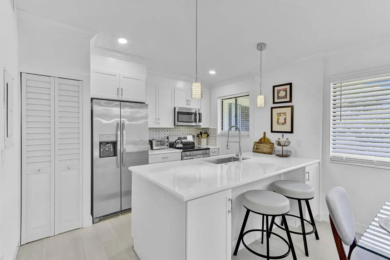 106 Club Drive, Palm Beach Gardens FL 33418 photo 3
