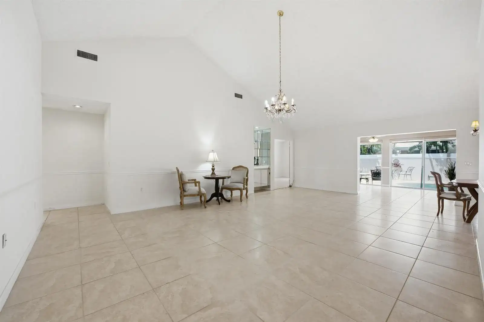 2319 Saratoga Bay Drive, West Palm Beach FL 33409 photo 4