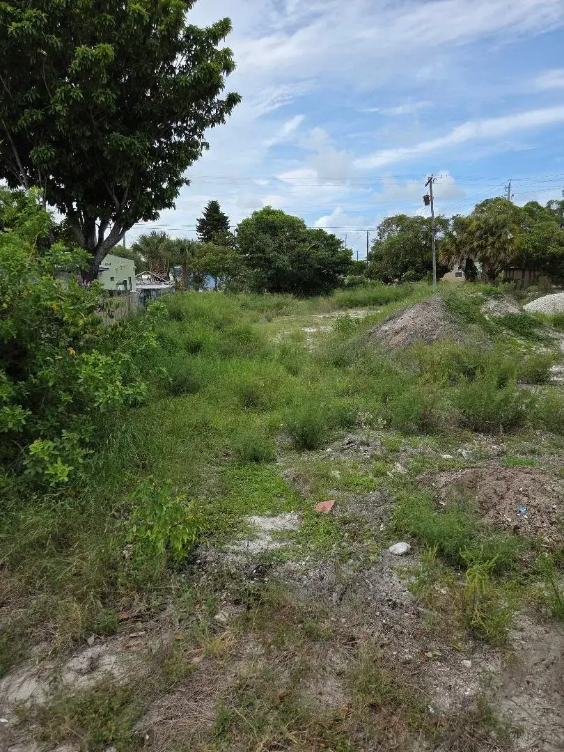 1114 W 28th Street, Riviera Beach FL 33404 photo 4
