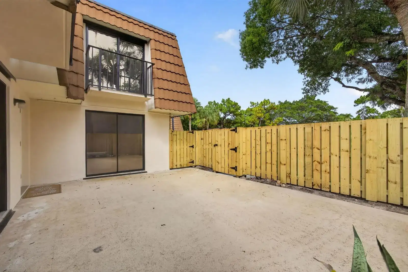 183 Charter Way, West Palm Beach FL 33407 photo 2