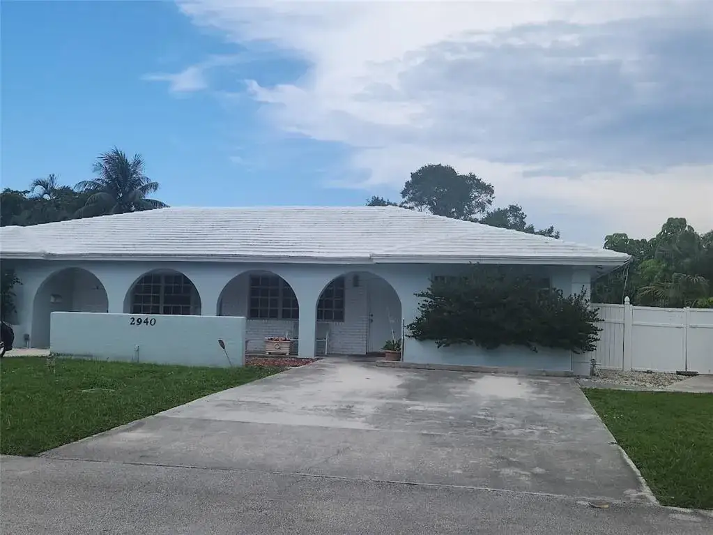 2940 NE 19th Terrace Side, Lighthouse Point FL 33064