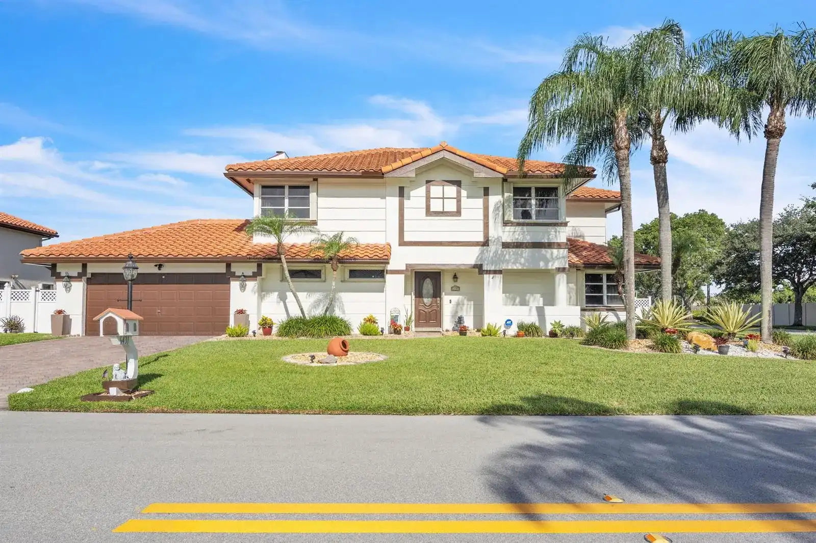 6431 Olde Moat Way, Davie FL 33331