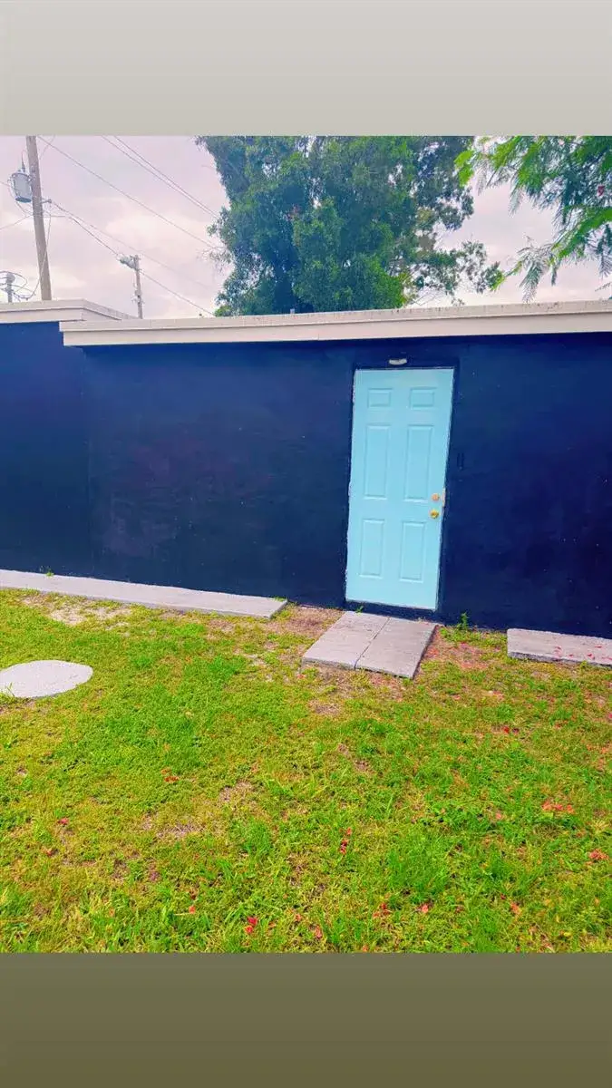 3650 NW 44th Avenue, Lauderdale Lakes FL 33319